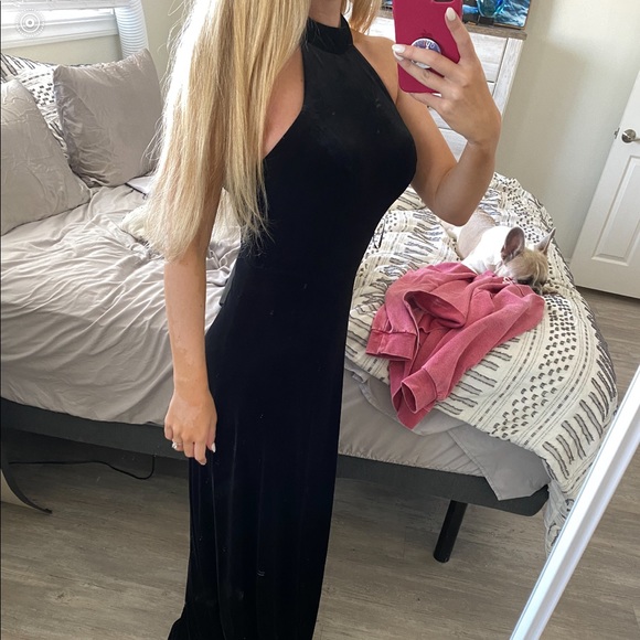 Revelry Tori Velvet Dress - Picture 11 of 13